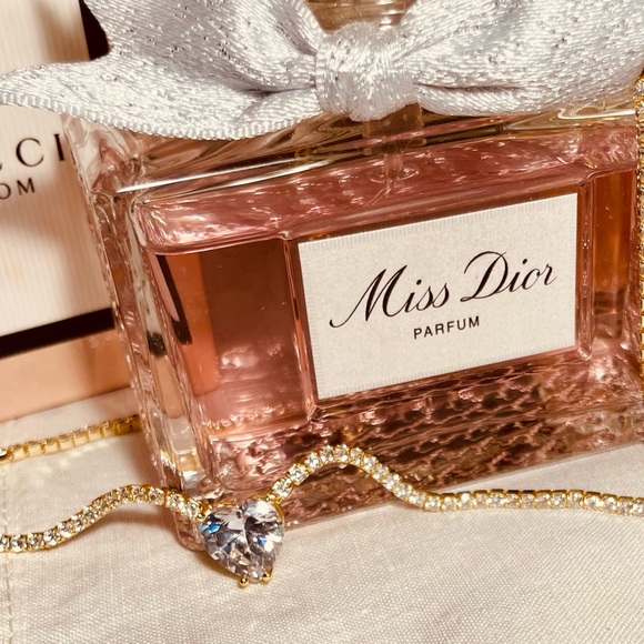 Crystal Necklace, Like New! - Picture 1 of 3